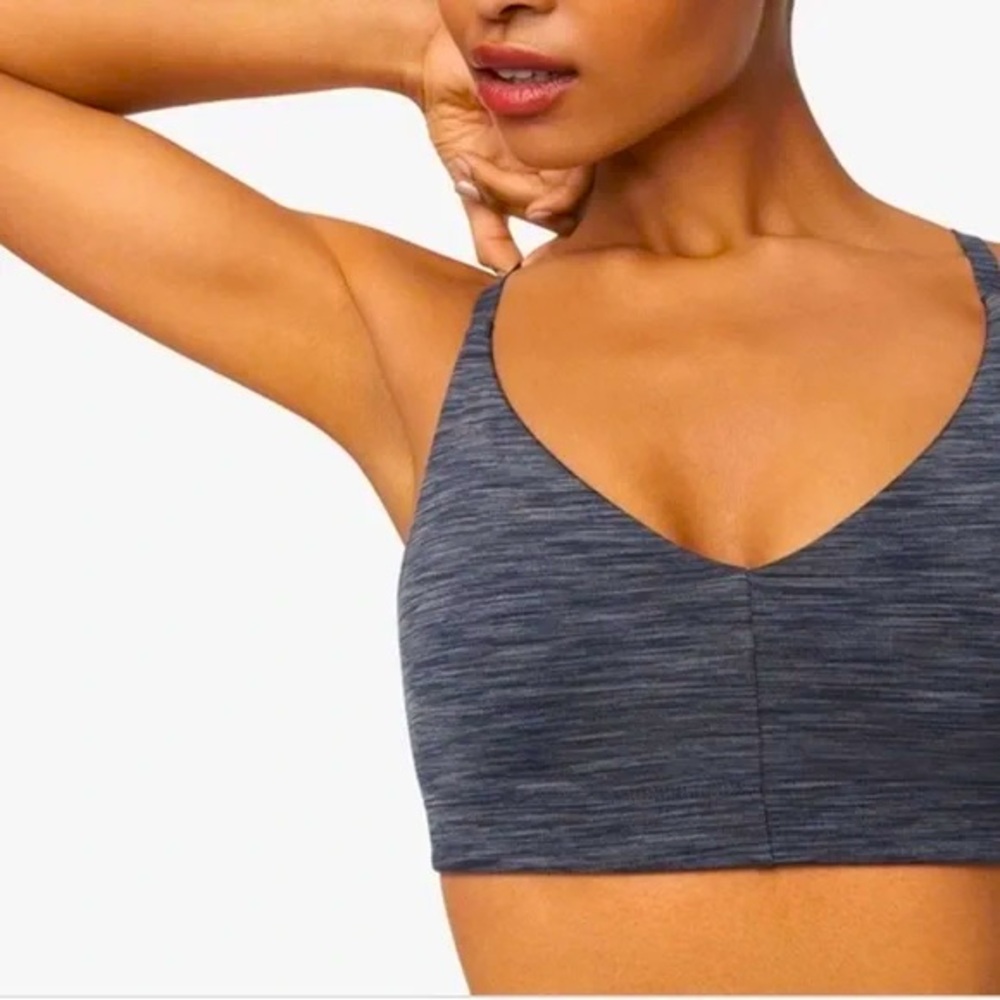Outdoor Voices Large Sports Bra Gray & Blue Gradient
Comfortable